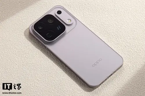 Это первый в мире смартфон с тремя 200-мегапиксельными камерами. Oppo Find X10 Pro Max получил уникальную систему Hasselblad, батарею 8000 мАч и защиту IP69