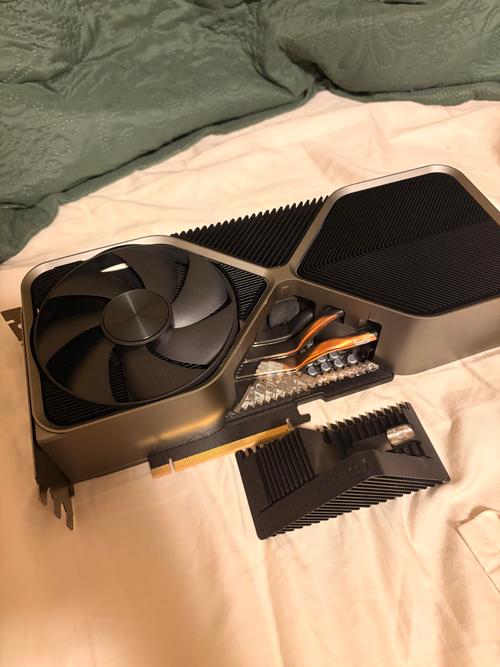 Новая функция GeForce RTX 4090 — саморазборка: у видеокарты GeForce RTX 4090 Founders Edition отвалился кусок радиатора почти сразу после того, как закончилась гарантия