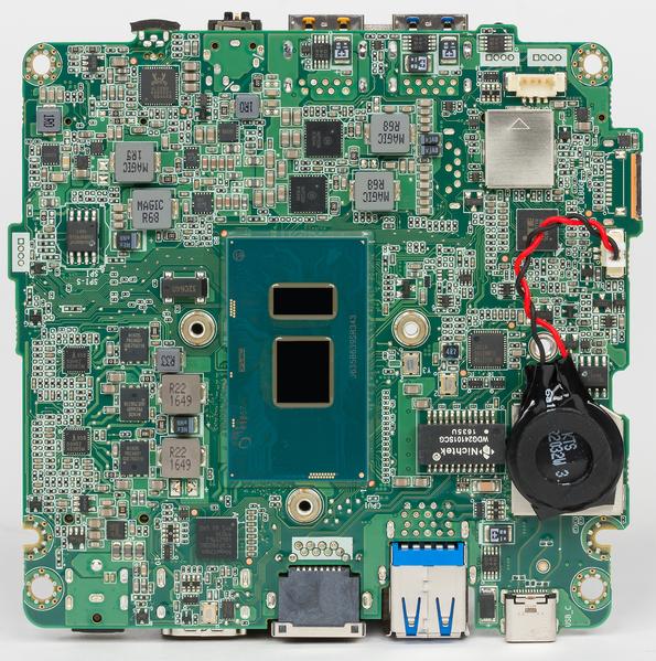 Core i3-7100U в младшей модели