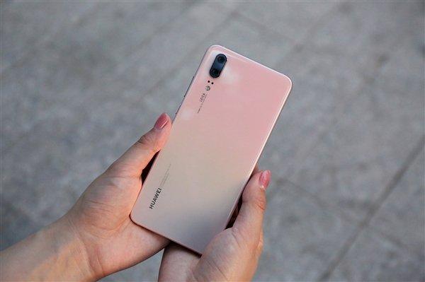 Флагманские смартфоны Huawei P20 и P20 Pro уже разошлись в количестве более 6 млн устройств