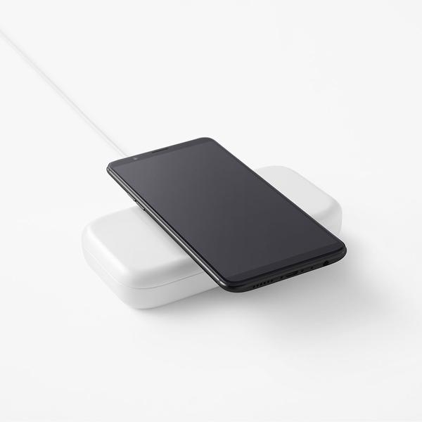 Вместе с необычным слайдфоном Oppo представлены интересные аксессуары, фото 3