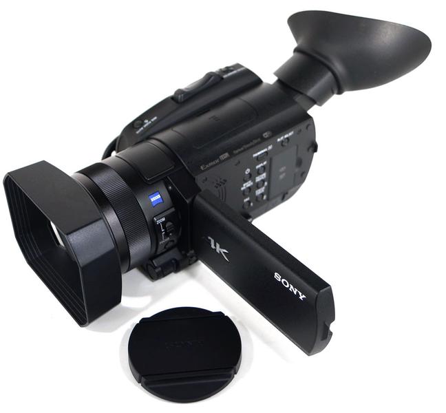 Sony FDR-AX700