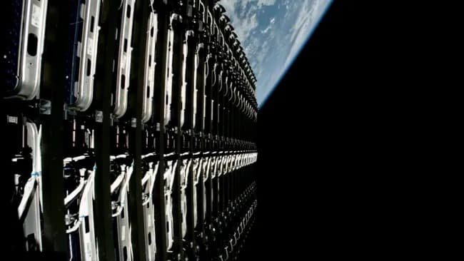 SpaceX шокирует планами: компания запросила разрешение на сеть из 100 тысяч спутников Starlink нового поколения