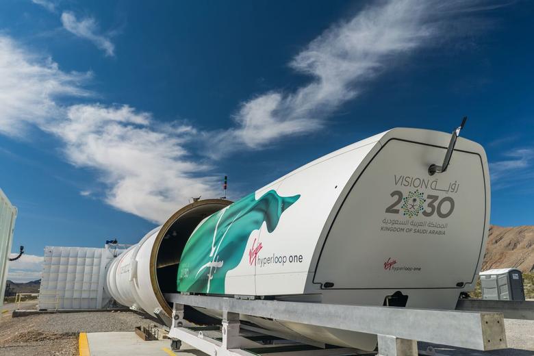Virgin Hyperloop One показала капсулу Hyperloop Pod, а также, возможно, указала примерную дату запуска первой полноценной линии, фото 1