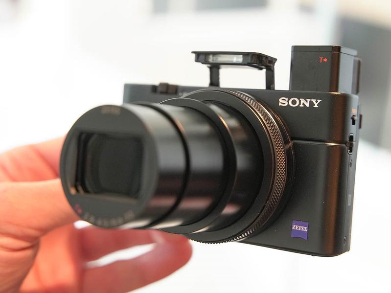 Камера Sony RX100 VI