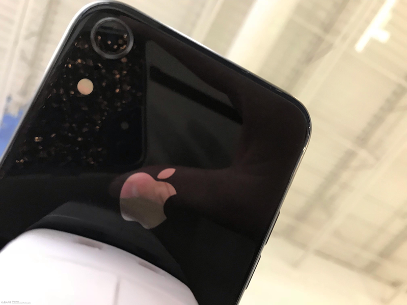Фото дня: увеличенная одинарная камера смартфона iPhone 9