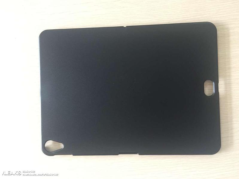Чехол нового iPad Pro показал загадочный вырез, фото 1