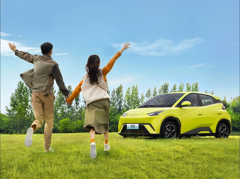 BYD продала более трети миллиона машин всего за месяц: общая ёмкость АКБ превысила 72 ГВт•ч., фото 1
