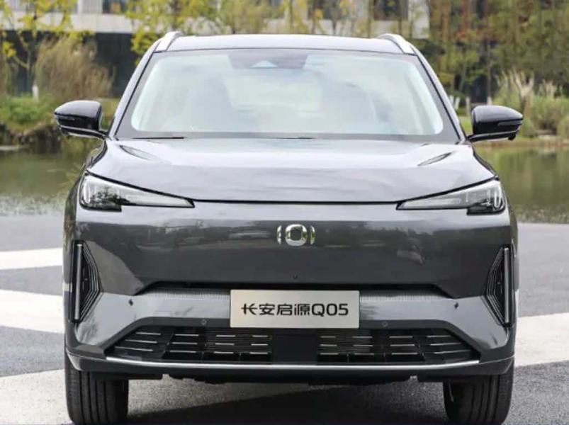 Новейший кроссовер Changan с хорошим оснащением, 214 л.с., расходом 1,33 л/100 км – дешевле 20 тыс. долларов. Changan Qiyuan Q05 доступен для предзаказа в Китае, фото 2