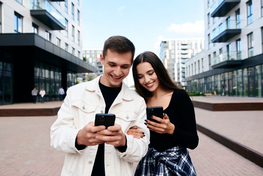 Популярность заблокированных в России соцсетей выросла, аудитория Telegram сложилась вдвое за последний год