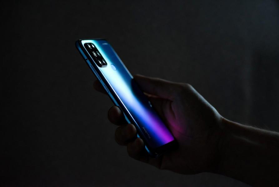 Redmi K100 получит аудиосистему Bose с тремя динамиками, экран 185 Гц и перископическую камеру
