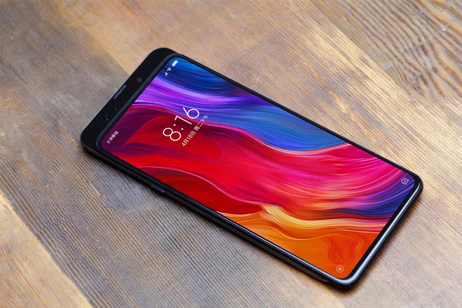 Глава Xiaomi показал безрамочный смартфон Mi Mix 3, фото 1