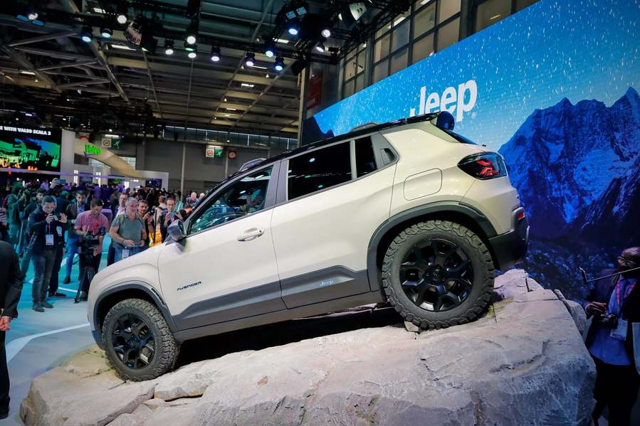 Теперь это будет настоящий «джип». Представлен полноприводный Jeep Avenger, фото 3