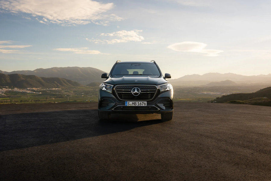Светящаяся решетка и новый V8 с Euro 7. Анонсирован Maybach GLS 2026 — конкурент Rolls-Royce Cullinan Mercedes-Maybach GLS 2026 года