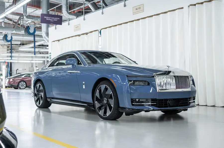 Rolls-Royce продала рекордное количество машин за год, фото 1