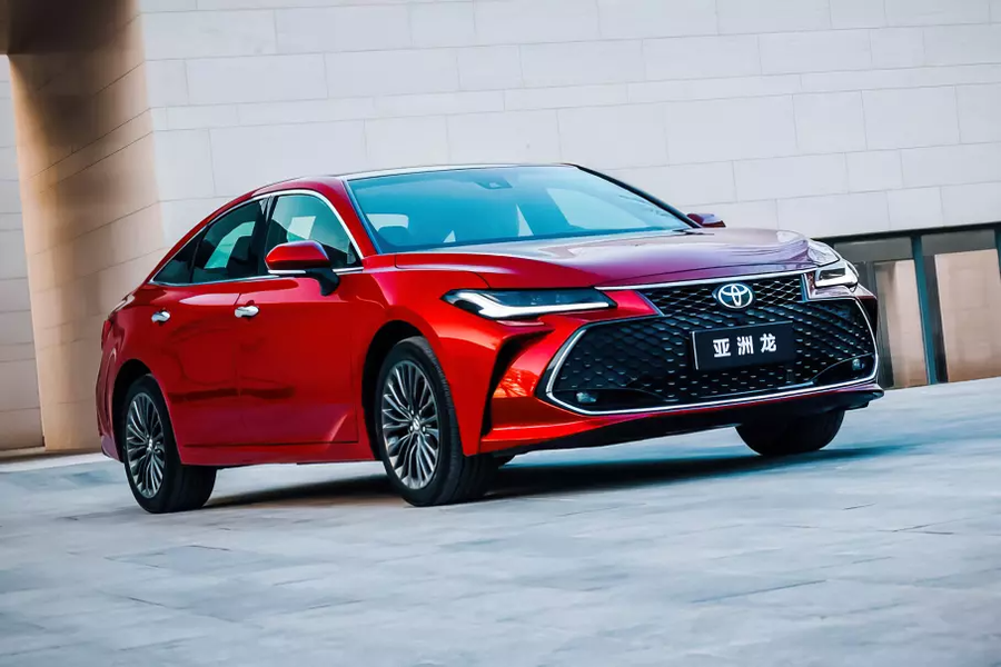 Представлен обновлённый седан Toyota Avalon, фото 2