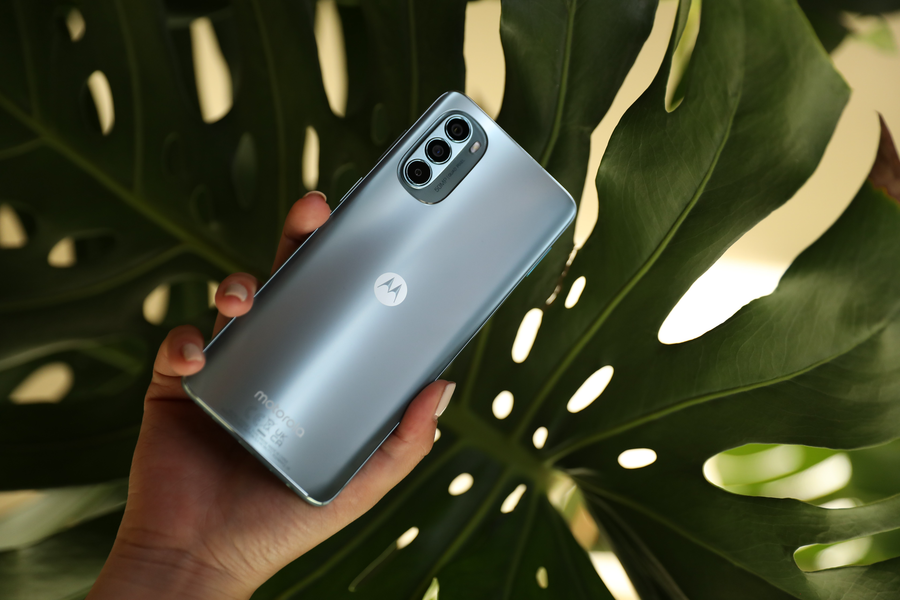 OLED, 120 Гц, 50 Мп, 5000 мА·ч и Android 12, недорого. Motorola представила Moto G62 и Moto G42, фото 1