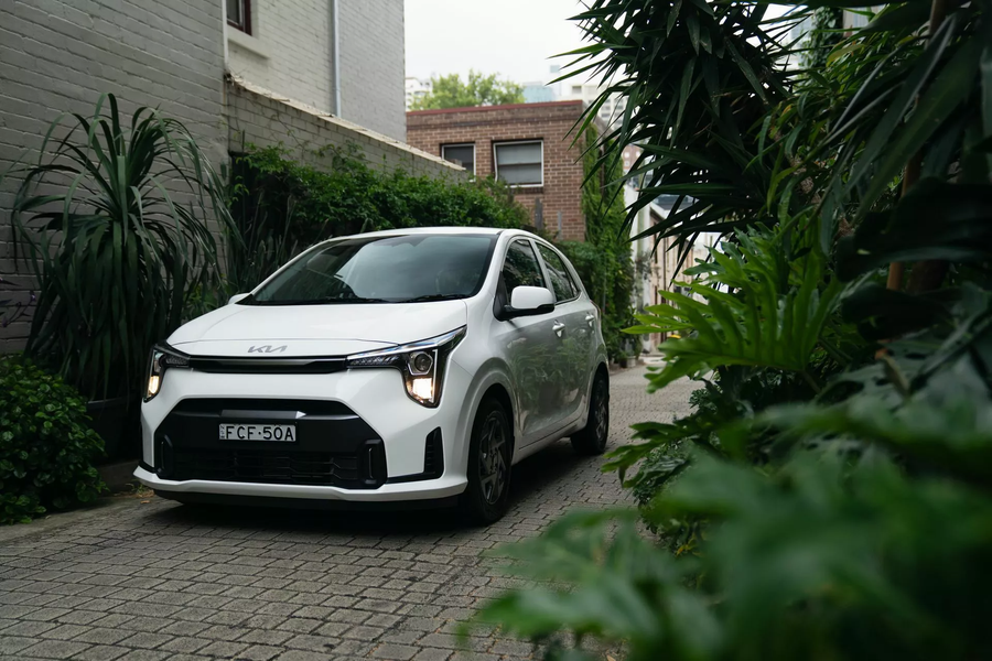 Представлен Kia Picanto 2024. Он будет доступен в версиях Sport и GT-Line, фото 1