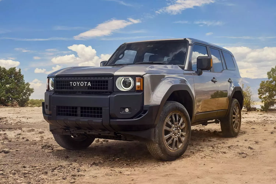 Toyota установила исторические рекорды: компания выпустила и продала около 10 млн машин за год, фото 1