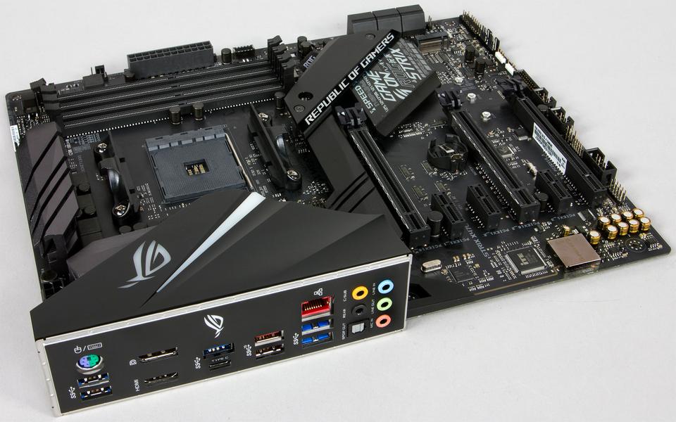 Материнская плата Asus ROG Strix X470-F Gaming на чипсете Х470 (AMD AM4):, фото 1