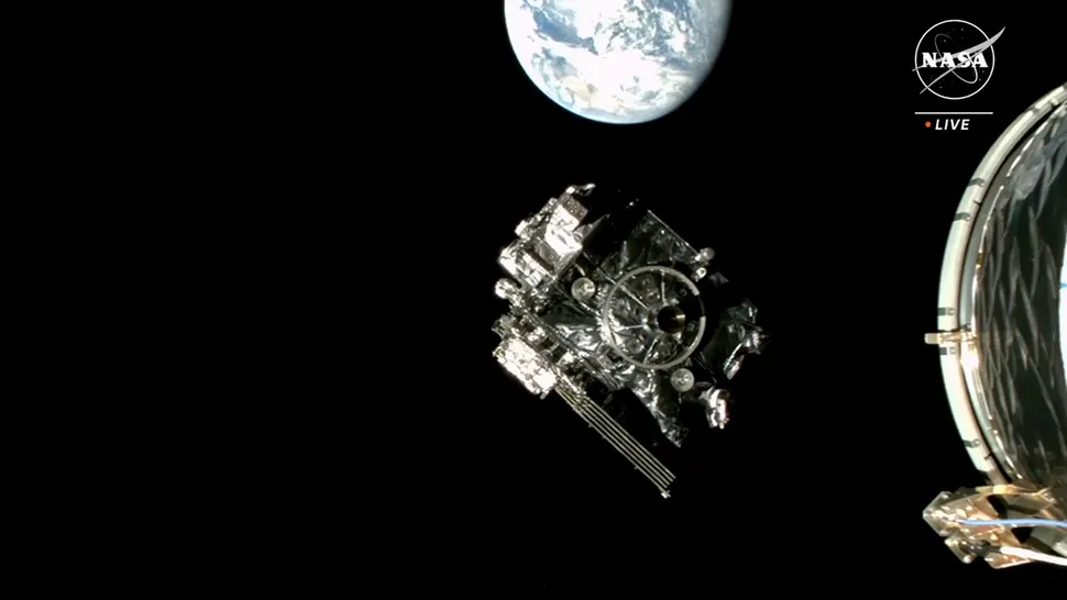 Потрясающее видео из космоса: мощный метеорологический спутник GOES-U парит под ярко сияющей Землей, фото 1