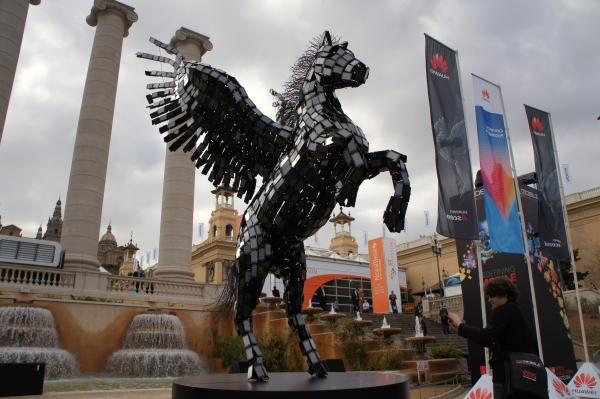 крылатый конь Huawei на MWC 2012