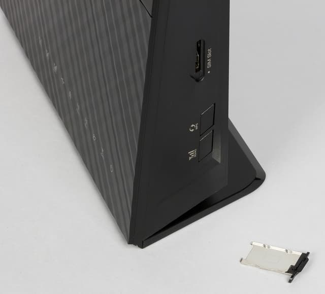 Внешний вид Asus 4G-AC55U Внешний вид Asus 4G-AC55U