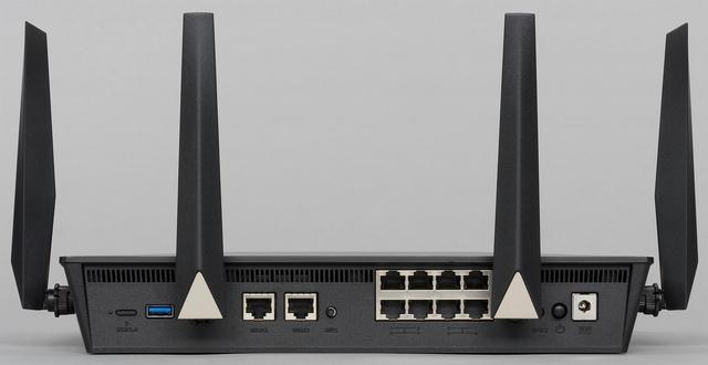 Внешний вид Asus BRT-AC828 Внешний вид Asus BRT-AC828