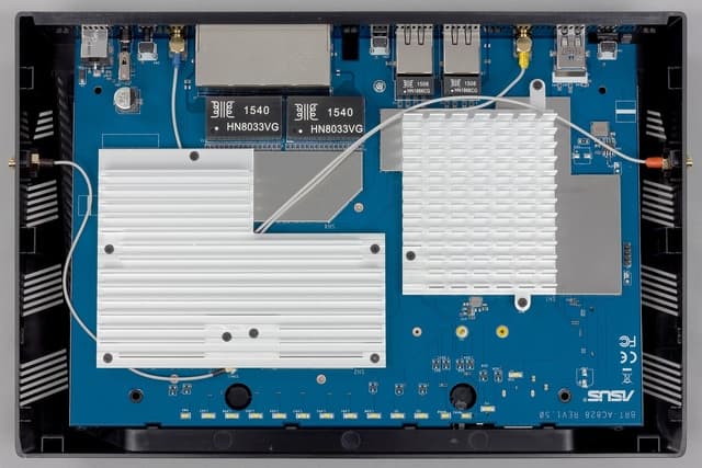 Конструкция Asus BRT-AC828 Конструкция Asus BRT-AC828