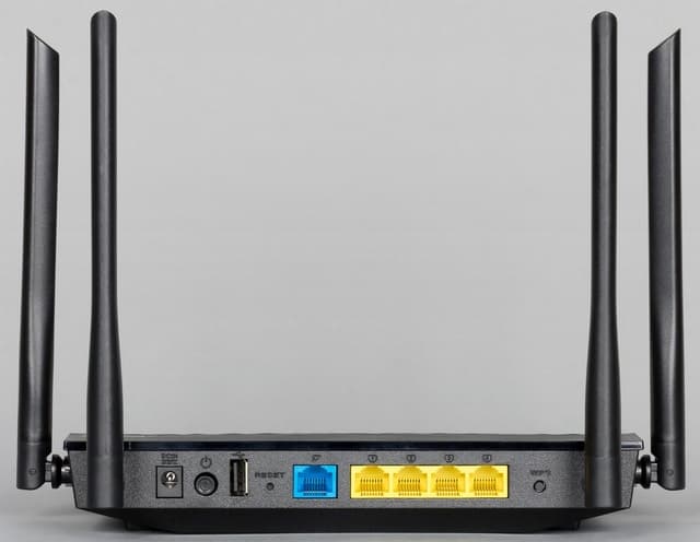 Внешний вид Asus RT-AC1200G+ Внешний вид Asus RT-AC1200G+