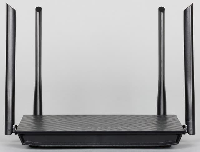 Внешний вид Asus RT-AC1200G+ Внешний вид Asus RT-AC1200G+