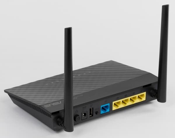 Внешний вид Asus RT-AC51U Внешний вид Asus RT-AC51U