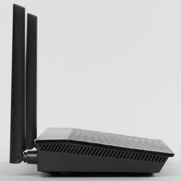 Внешний вид Asus RT-AC51U Внешний вид Asus RT-AC51U