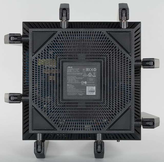 Внешний вид Asus RT-AC5300 Внешний вид Asus RT-AC5300