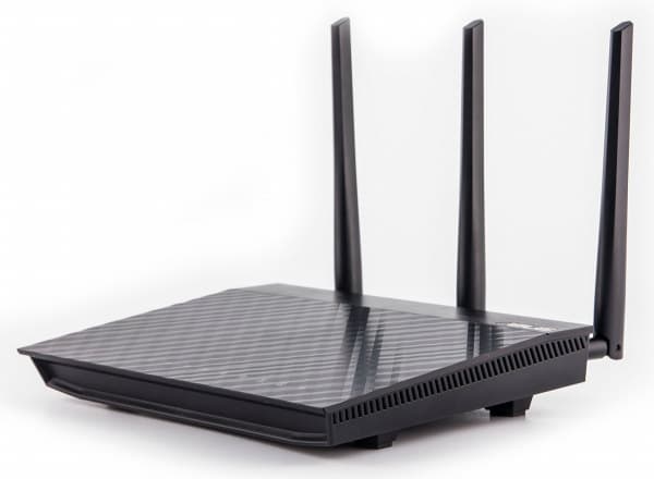 Внешний вид беспроводного роутера Asus RT-AC66U