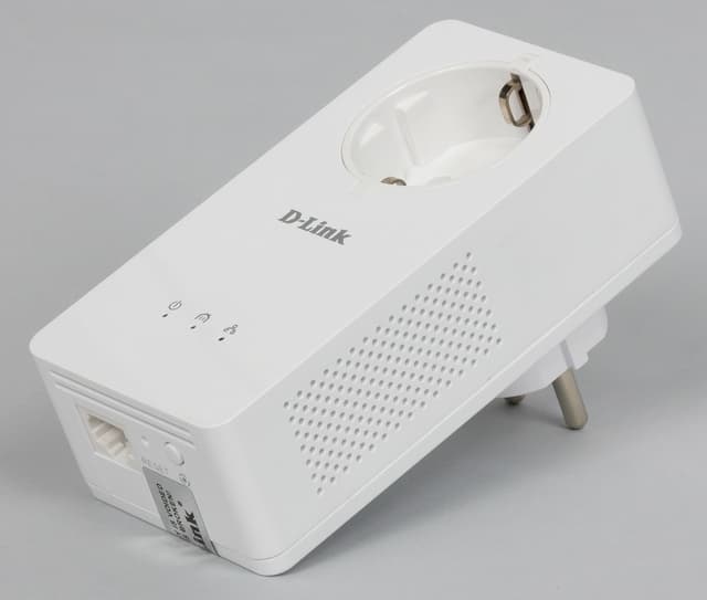 Внешний вид D-Link DHP-P700AV Внешний вид D-Link DHP-P700AV