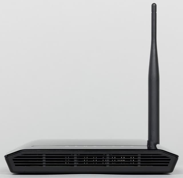 Внешний вид D-Link DIR-300S Внешний вид D-Link DIR-300S