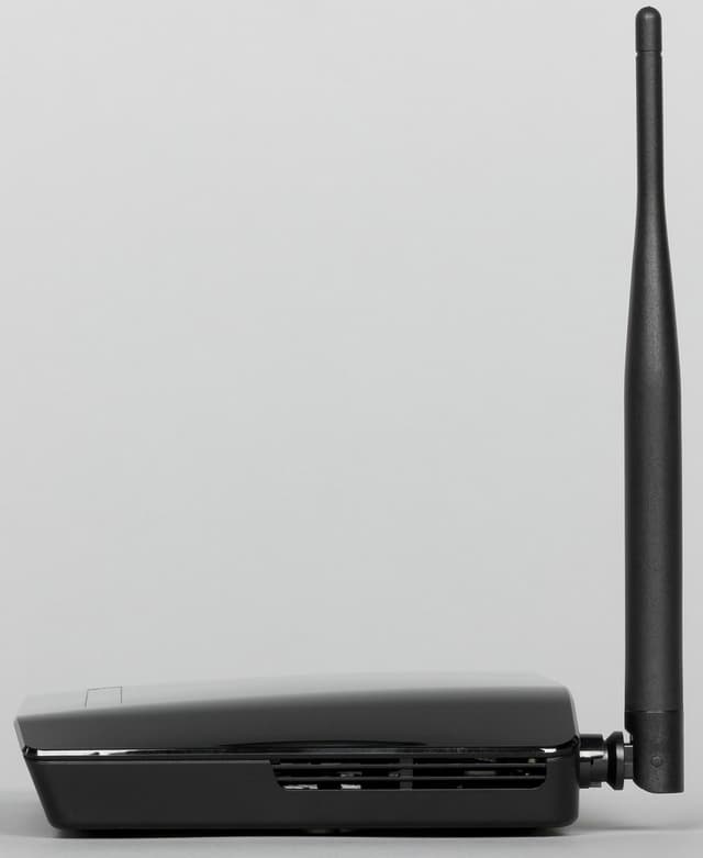 Внешний вид D-Link DIR-300S Внешний вид D-Link DIR-300S