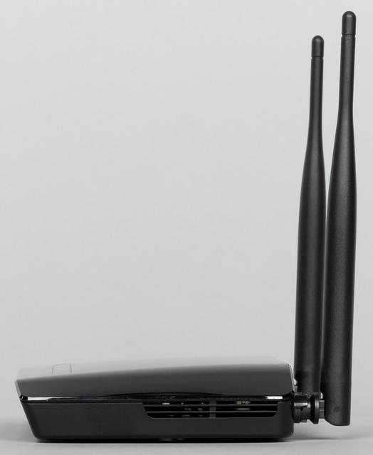 Внешний вид D-Link DIR-615S Внешний вид D-Link DIR-615S