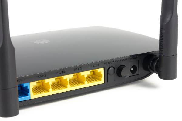 Внешний вид Huawei WS329 Внешний вид Huawei WS329