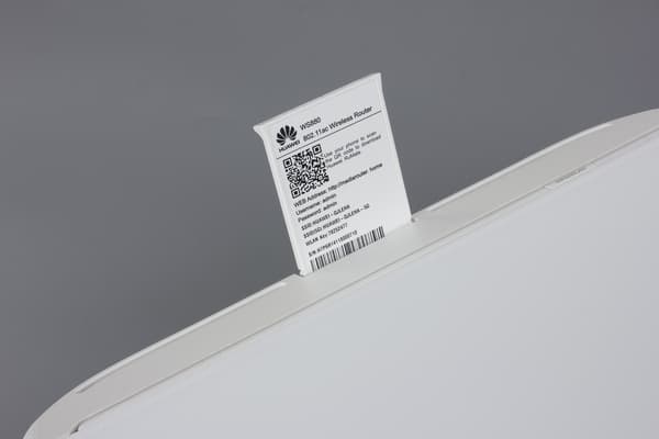 Внешний вид Huawei WS880