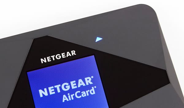 Внешний вид роутера Netgear AirCard 785 Внешний вид роутера Netgear AirCard 785