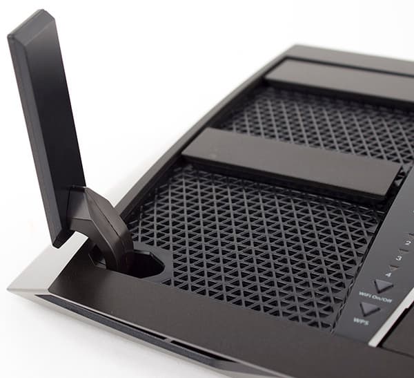Внешний вид Netgear R8000 Внешний вид Netgear R8000