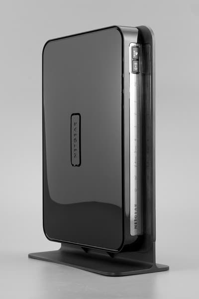 Внешний вид роутера Netgear WNDR4000 Внешний вид роутера Netgear WNDR4000
