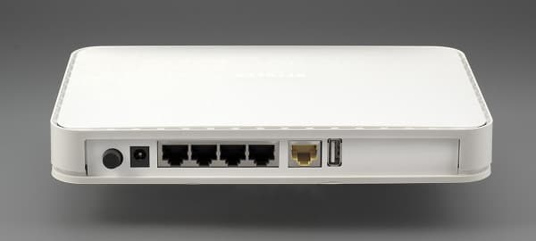 Внешний вид беспроводного роутера Netgear WNDRMAC Внешний вид беспроводного роутера Netgear WNDRMAC