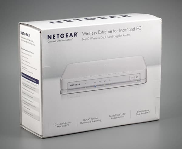 Упаковка беспроводного роутера Netgear WNDRMAC Упаковка беспроводного роутера Netgear WNDRMAC