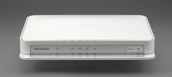 Внешний вид беспроводного роутера Netgear WNDRMAC Внешний вид беспроводного роутера Netgear WNDRMAC