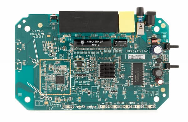 Netgear WNR1000: Печатная плата Netgear WNR1000: Печатная плата