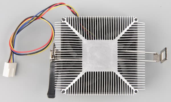 AMD Coolers 2016 - AMD 95W Alu, вид снизу AMD Coolers 2016 - AMD 95W Alu, вид снизу
