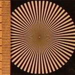 фокусное расстояние 50 мм, f/8,0, центр кадра